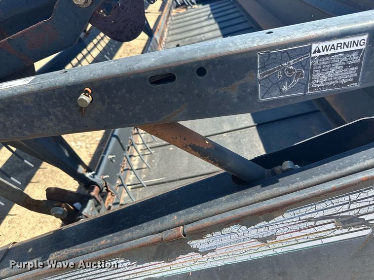 image for item OC9316 1998 MacDon  draper head