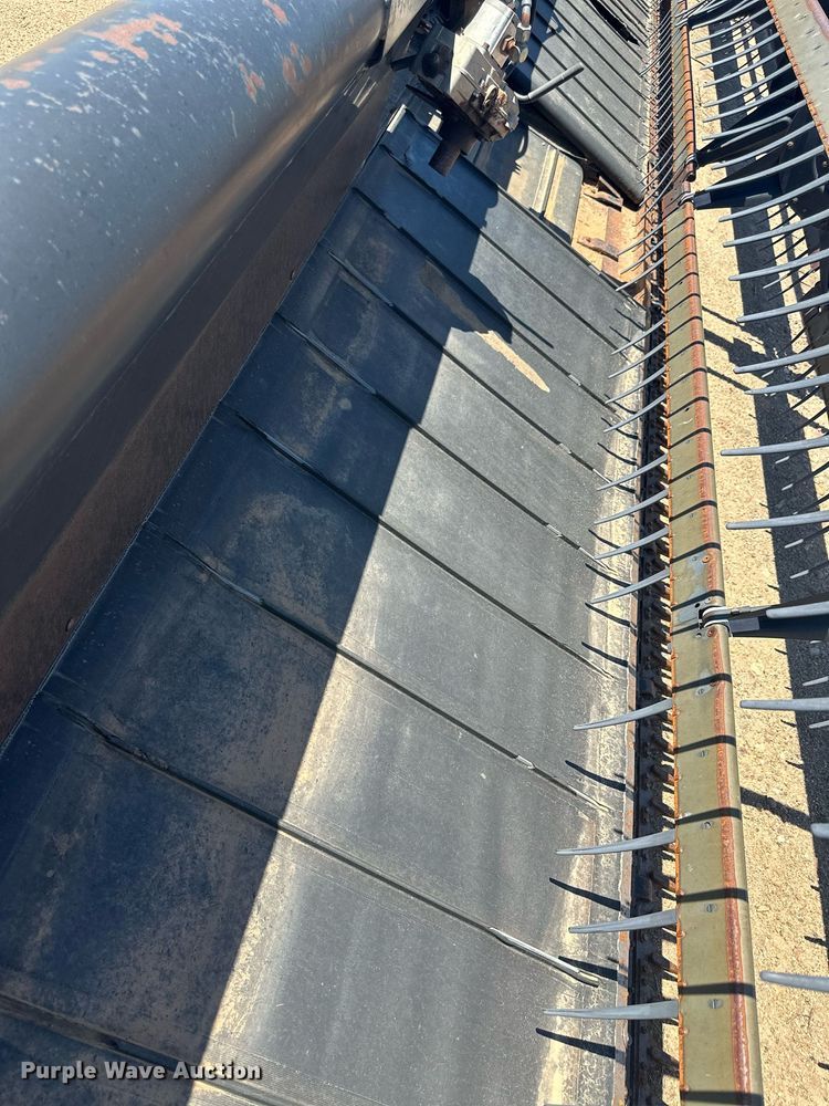 image for item OC9316 1998 MacDon  draper head