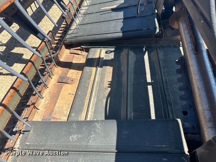 image for item OC9316 1998 MacDon  draper head