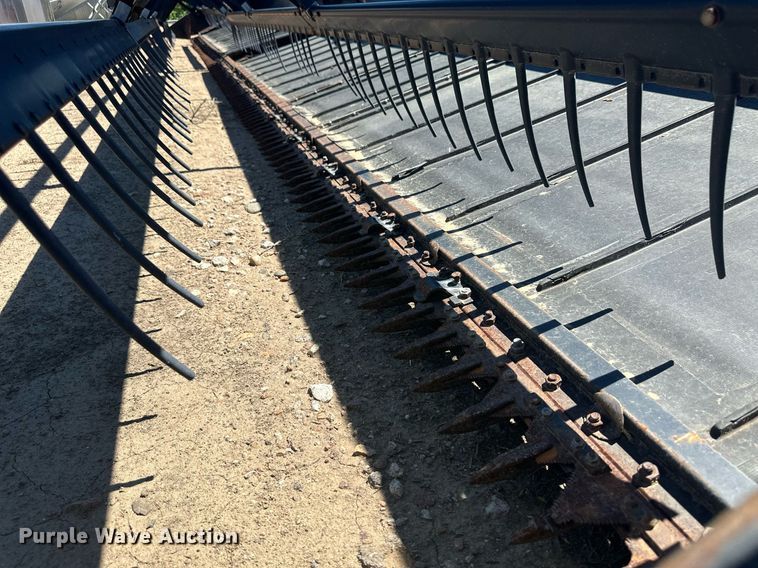 image for item OC9316 1998 MacDon  draper head