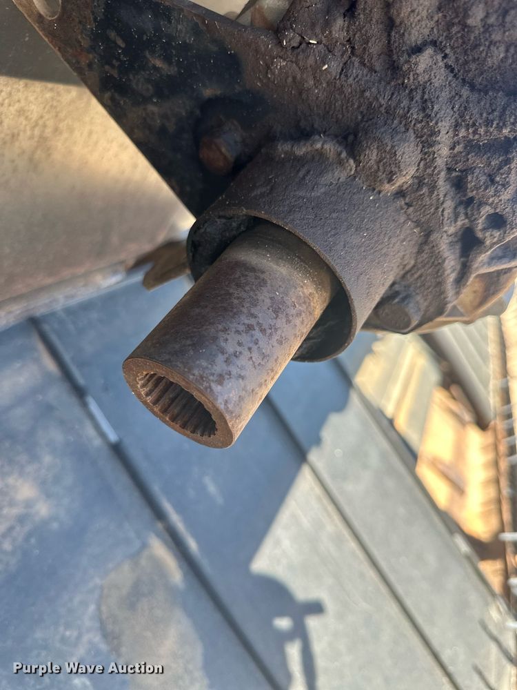 image for item OC9316 1998 MacDon  draper head