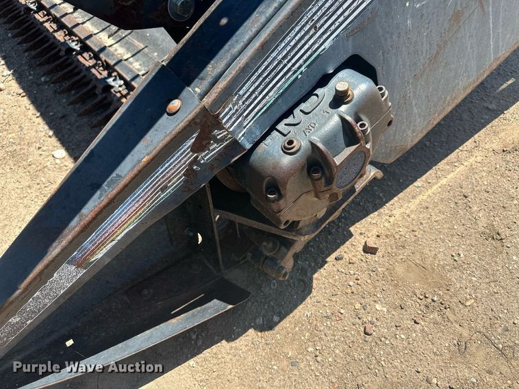 image for item OC9316 1998 MacDon  draper head