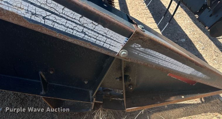 image for item OC9316 1998 MacDon  draper head