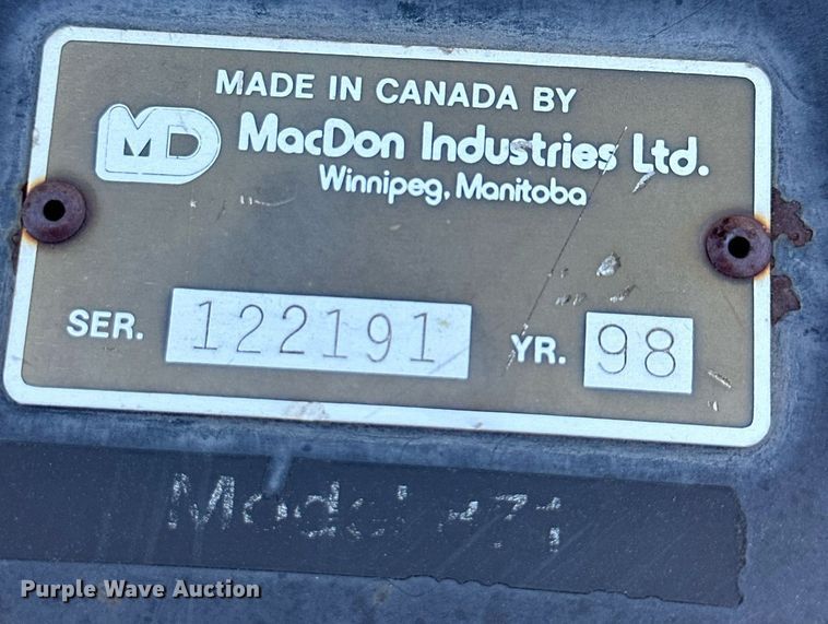 image for item OC9316 1998 MacDon  draper head