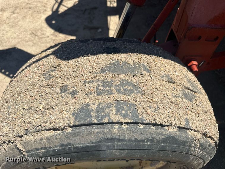 image for item OC9318 New Holland 1441  swather / windrower