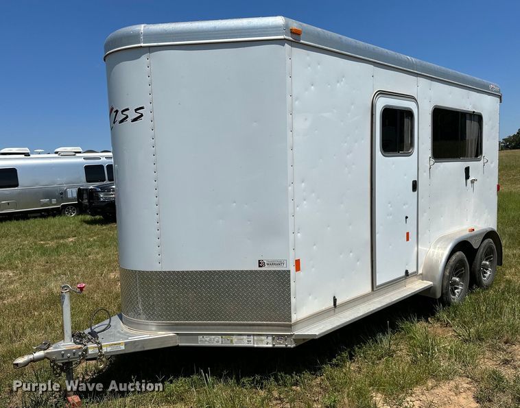 image for item OG9152 2018 Universal Exiss 724  horse trailer