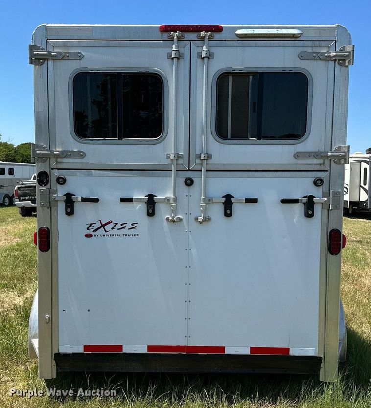 image for item OG9152 2018 Universal Exiss 724  horse trailer