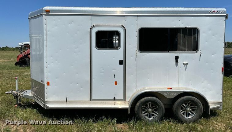 image for item OG9152 2018 Universal Exiss 724  horse trailer