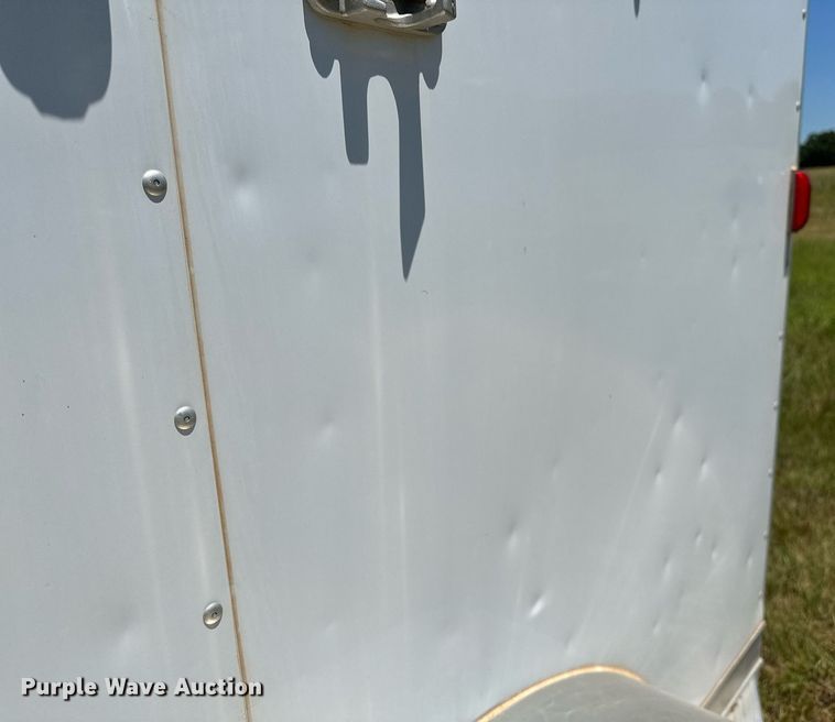 image for item OG9152 2018 Universal Exiss 724  horse trailer