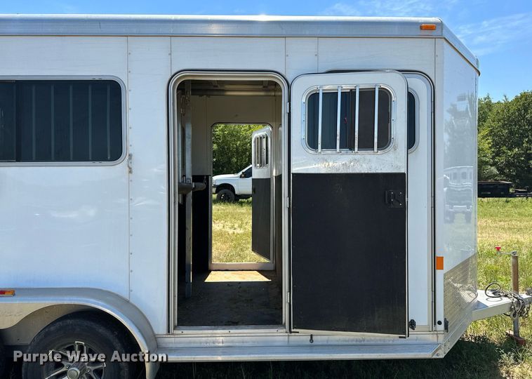 image for item OG9152 2018 Universal Exiss 724  horse trailer