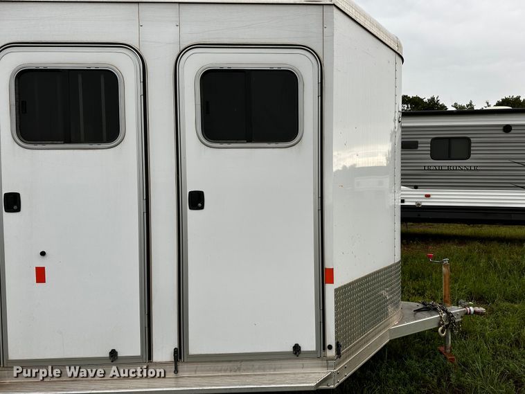 image for item OG9152 2018 Universal Exiss 724  horse trailer