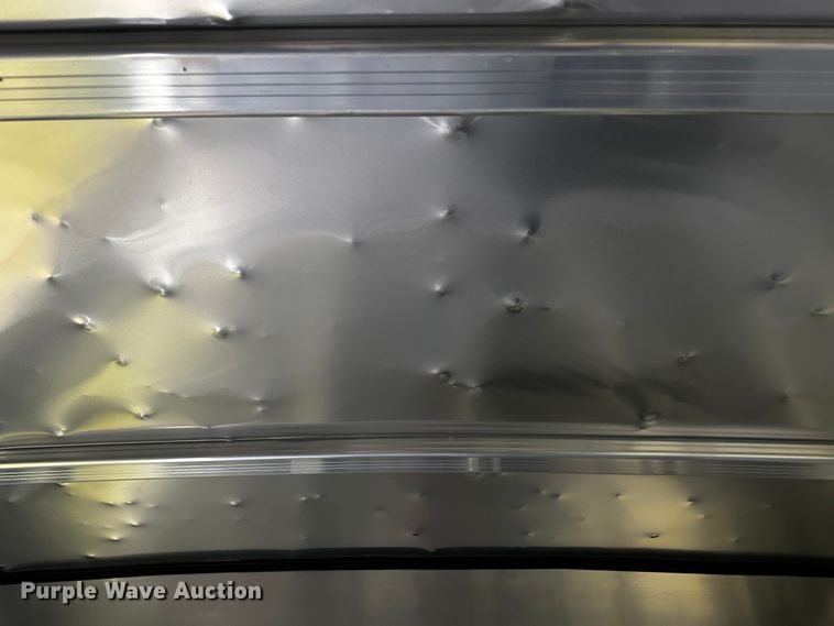 image for item OG9152 2018 Universal Exiss 724  horse trailer