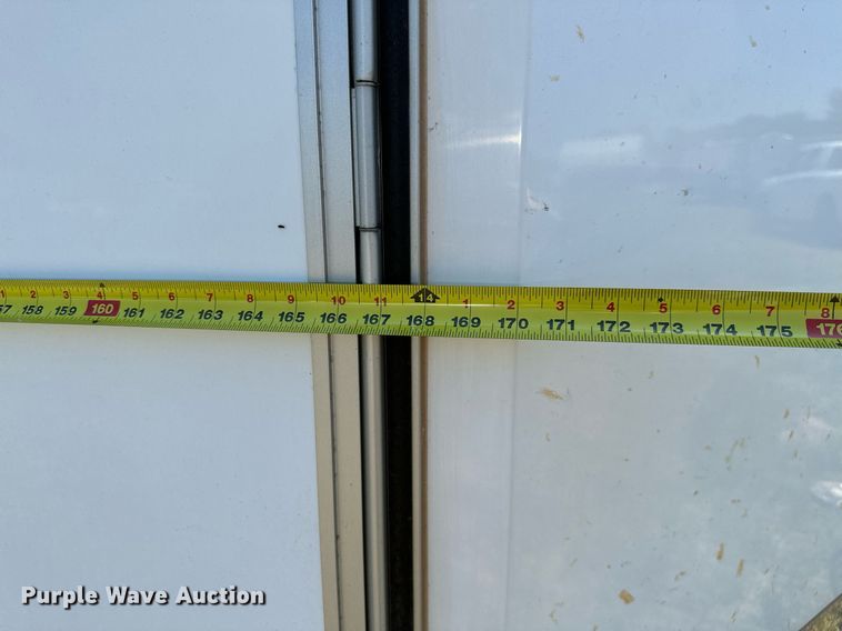 image for item OG9152 2018 Universal Exiss 724  horse trailer