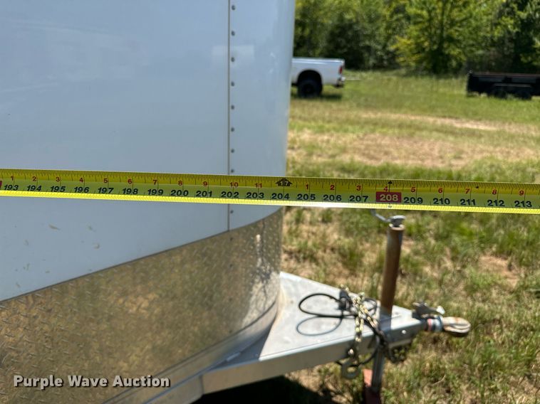 image for item OG9152 2018 Universal Exiss 724  horse trailer