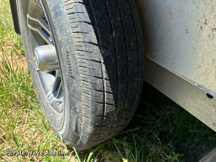 image for item OG9152 2018 Universal Exiss 724  horse trailer