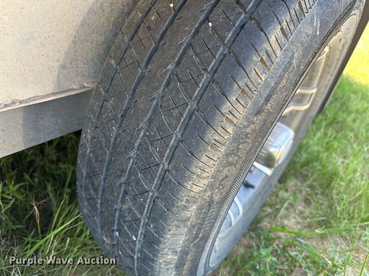 image for item OG9152 2018 Universal Exiss 724  horse trailer