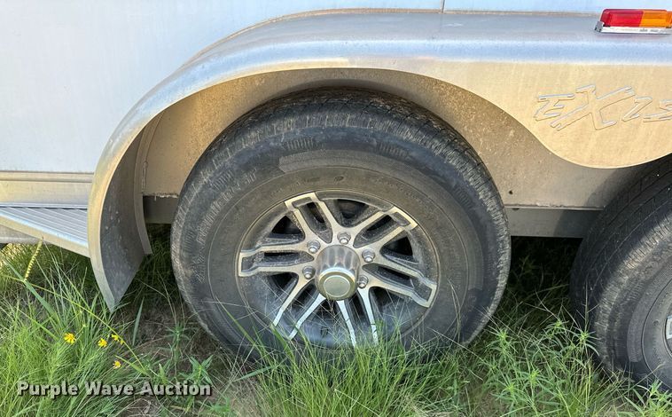 image for item OG9152 2018 Universal Exiss 724  horse trailer