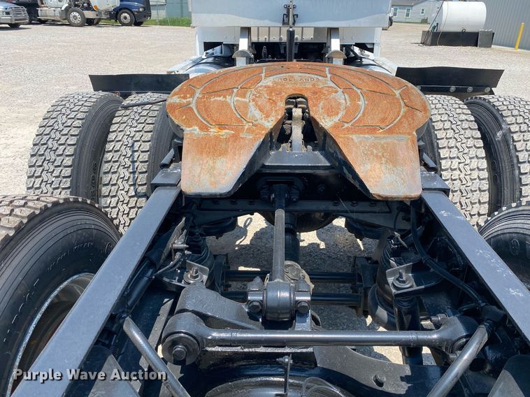 image for item DI7817 1995 Kenworth T800 semi truck