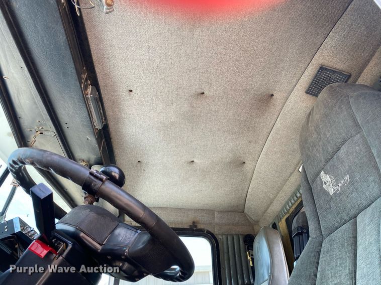 image for item DI7817 1995 Kenworth T800 semi truck