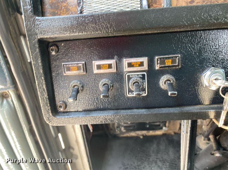 image for item DI7817 1995 Kenworth T800 semi truck