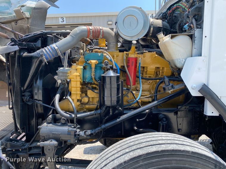 image for item DI7817 1995 Kenworth T800 semi truck