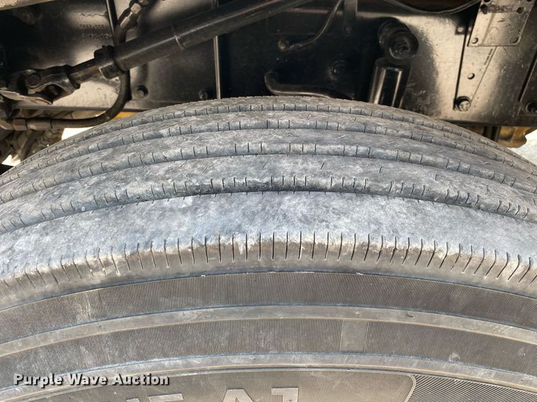 image for item DI7817 1995 Kenworth T800 semi truck