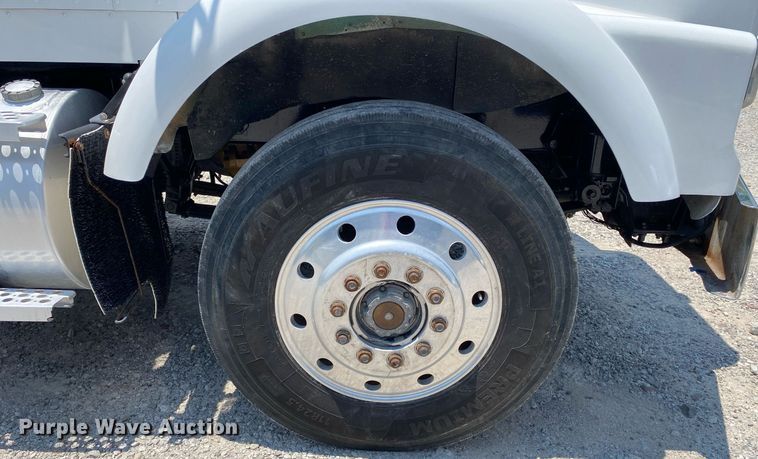 image for item DI7817 1995 Kenworth T800 semi truck