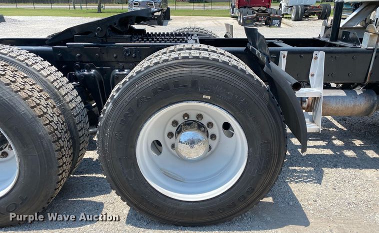 image for item DI7817 1995 Kenworth T800 semi truck