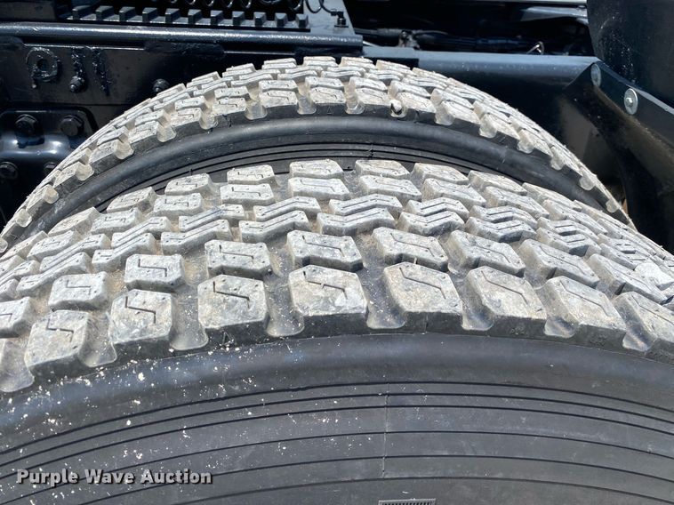 image for item DI7817 1995 Kenworth T800 semi truck