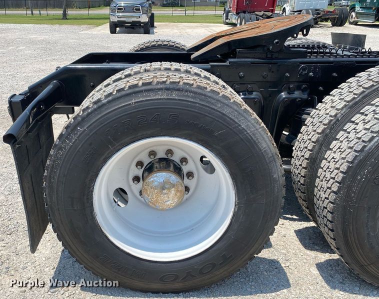 image for item DI7817 1995 Kenworth T800 semi truck