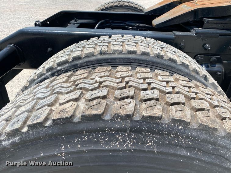 image for item DI7817 1995 Kenworth T800 semi truck