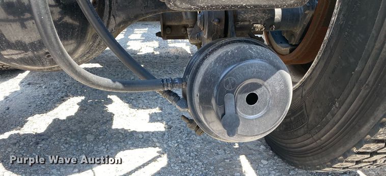 image for item DI7817 1995 Kenworth T800 semi truck