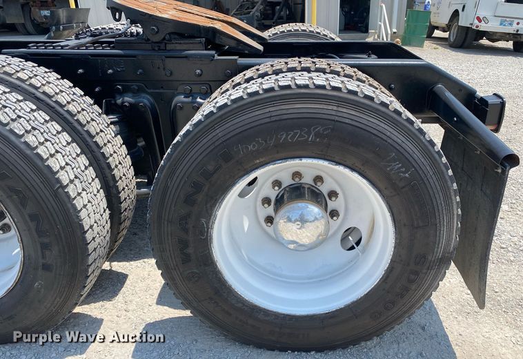 image for item DI7817 1995 Kenworth T800 semi truck