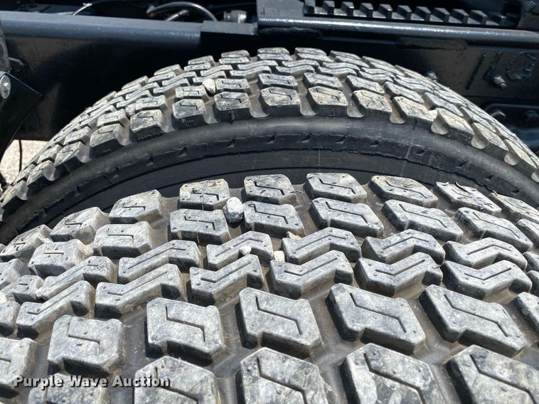 image for item DI7817 1995 Kenworth T800 semi truck