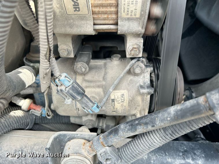 image for item DI7948 2009 Peterbilt 335  truck cab and chassis