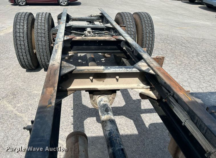 image for item DI7948 2009 Peterbilt 335  truck cab and chassis