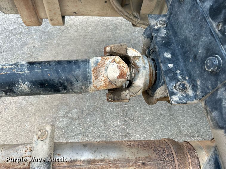 image for item DI7948 2009 Peterbilt 335  truck cab and chassis