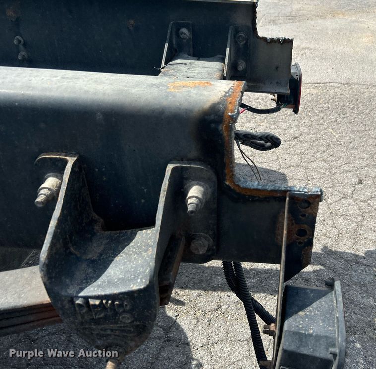 image for item DI7948 2009 Peterbilt 335  truck cab and chassis