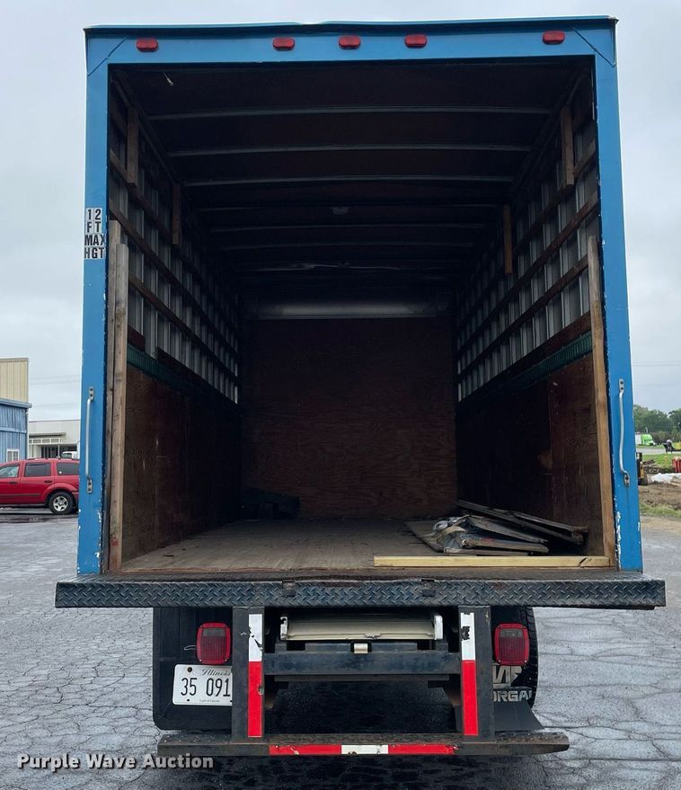 image for item DL3965 1998 International 4700  box truck