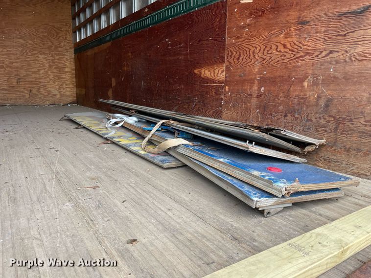 image for item DL3965 1998 International 4700  box truck