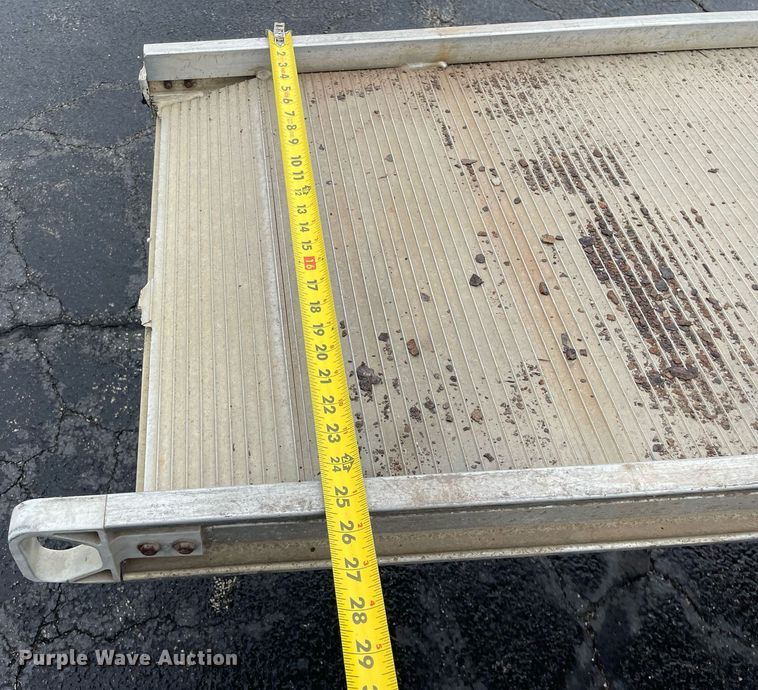 image for item DL3965 1998 International 4700  box truck