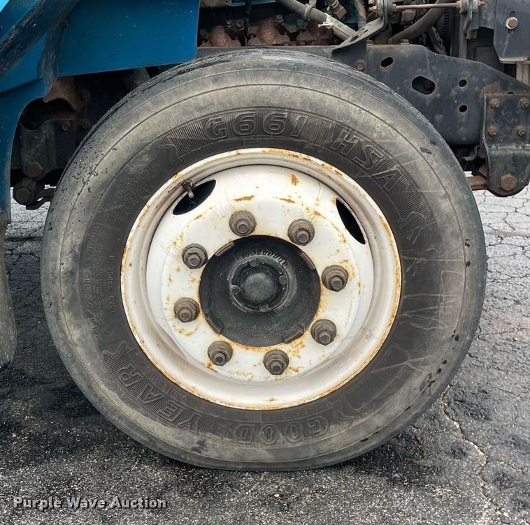 image for item DL3965 1998 International 4700  box truck