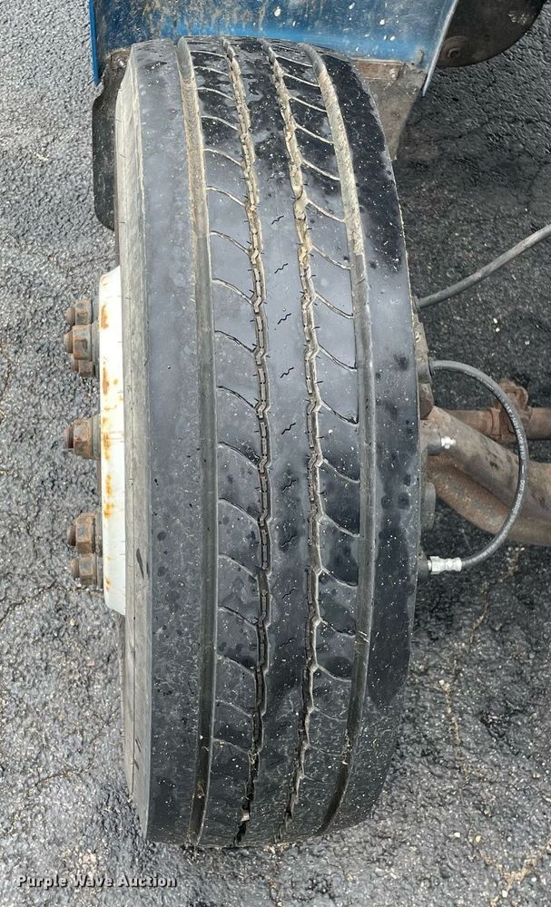 image for item DL3965 1998 International 4700  box truck