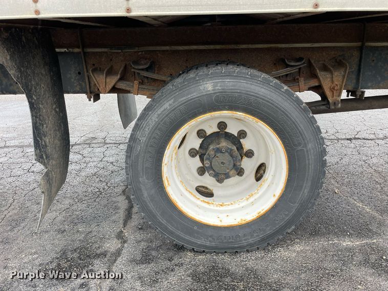 image for item DL3965 1998 International 4700  box truck