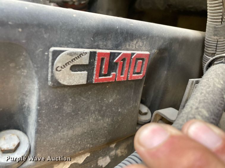 image for item DL7204 1998 International 8100  semi truck