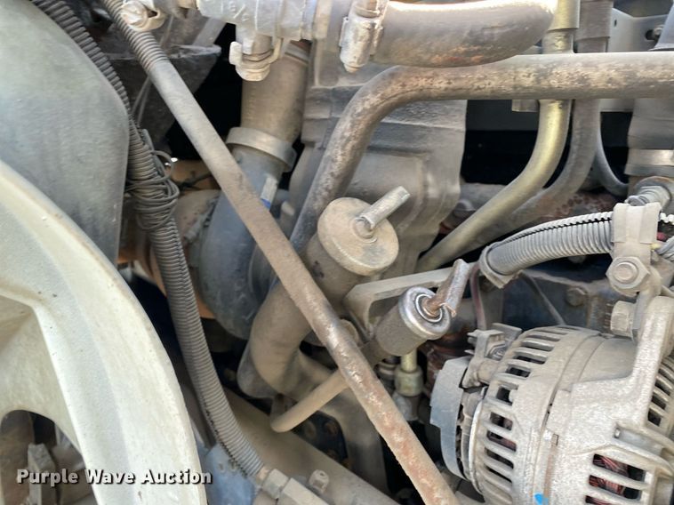 image for item DL7204 1998 International 8100  semi truck