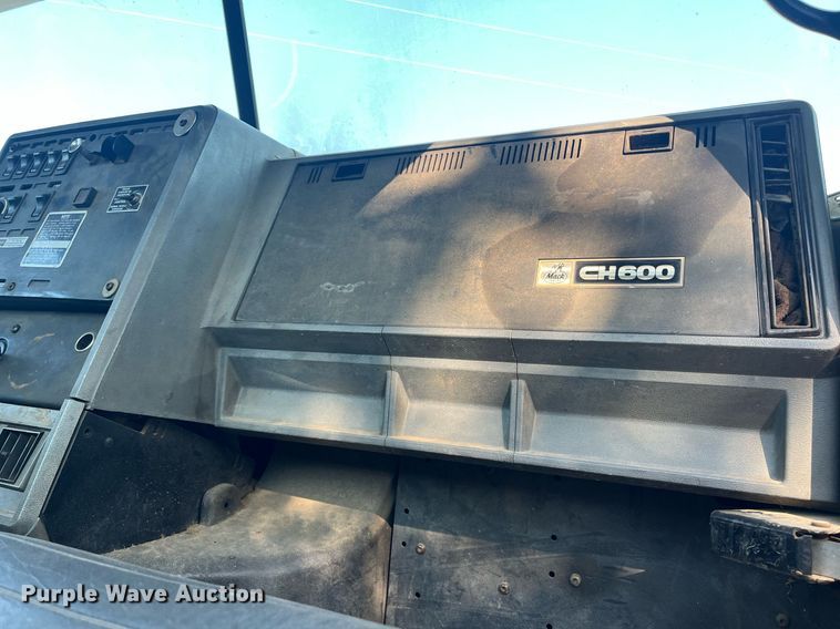 image for item DM1999 2000 Mack CH613  semi truck