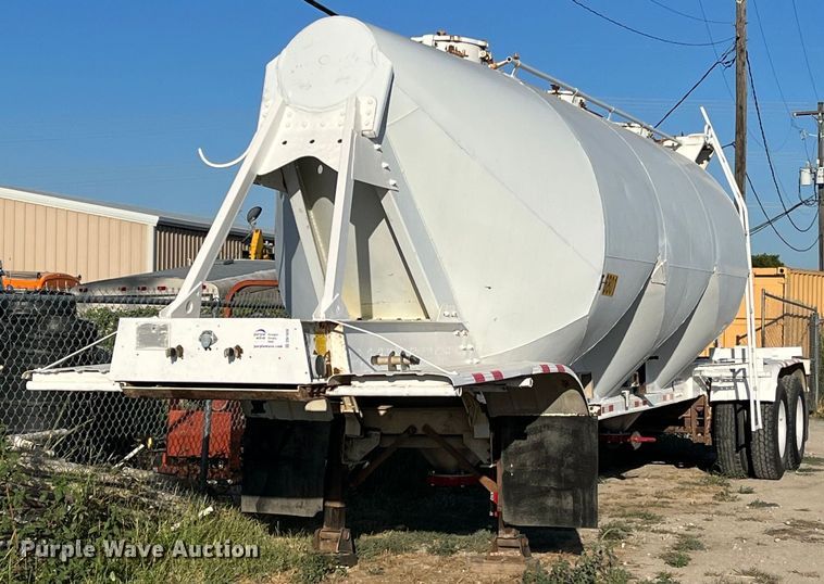 image for item DN7671 1976 Freuhauf  pneumatic dry bulk trailer