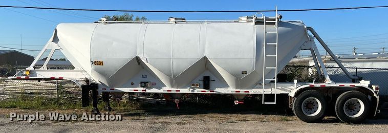 image for item DN7671 1976 Freuhauf  pneumatic dry bulk trailer