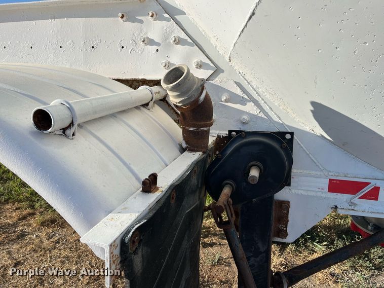 image for item DN7671 1976 Freuhauf  pneumatic dry bulk trailer